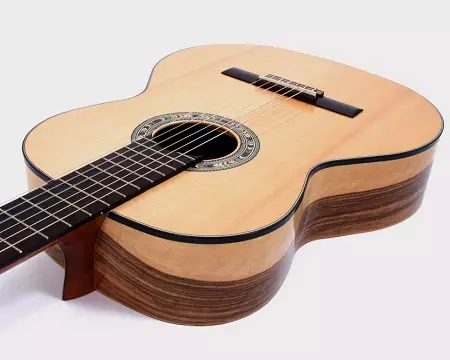 Cremona gitara: Strunal acoustic gitara ug classic RM Rosa, electric guitars ug baho gitara, electro-acoustic Czech nga gitara ug modelo review 27109_2