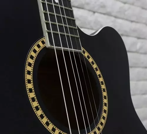 Guitars (18 Foto): model 6 lan 12 senar, akustik lan gitar, fitur lan tips pilihan liyane 27120_2