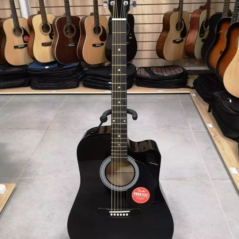 Squier Guitars: SA-105CE en SA-150N, akoestiese en elektriese kitaar, Stratocaster en Bullet Strat, bekken en Elektro Models 27128_7