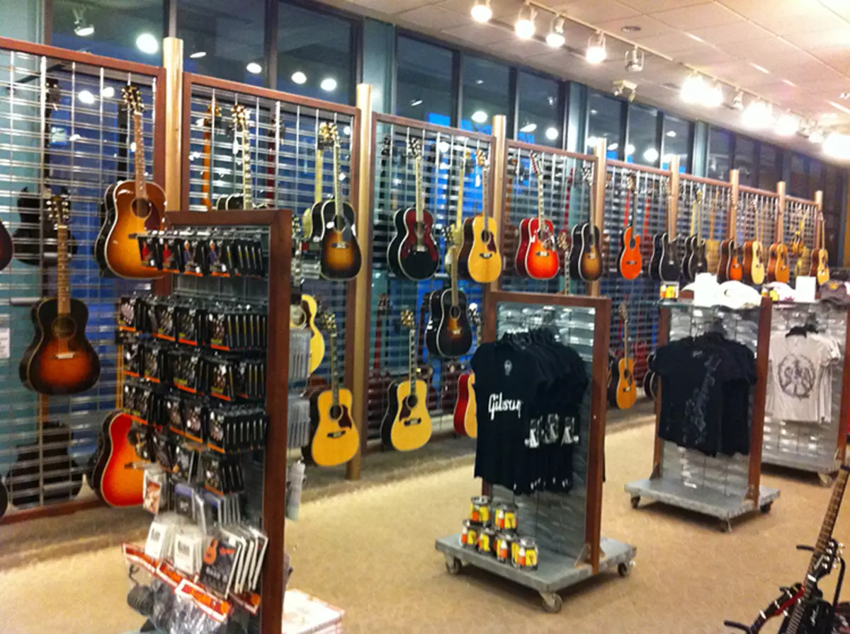 Gibson Guitars (34 foto): Chitarre elettriche e acustiche, bassi Chitarre e semi-acustici, Les Paul e SG, Altri modelli e selezione di stringhe 27140_31