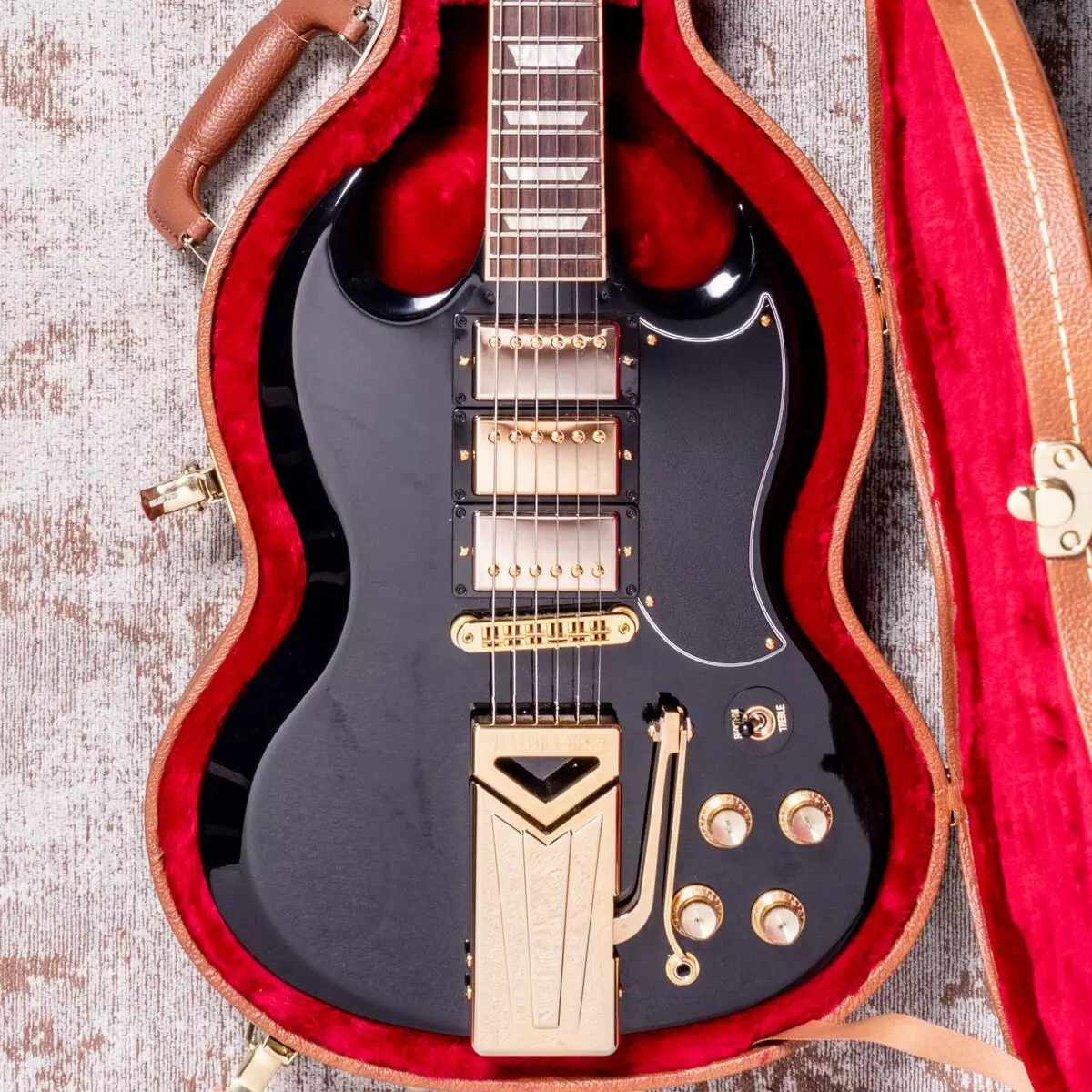 Gibson-Gitarren (34 Fotos): E-Gitarren und akustische, Bassgitarren und halbakustisch, les paul und sg, andere Modelle und Auswahl von Strings 27140_5