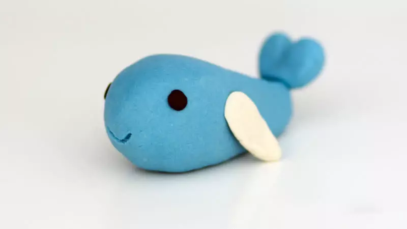 Whale ji Plasticine: Meriv çawa ew ji zarokan re gav bavêje ser Pêvek Cardboard? Meriv çawa meriv pêlavek xweşik a şîn gav bavêje?