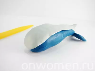 نهنگ از پلاستیک: چگونه می توان آن را کودکان گام به گام بر روی کارتن؟ چگونه یک مرحله نهنگ آبی رنگ آبی را بسازید؟ 27172_14