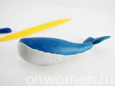نهنگ از پلاستیک: چگونه می توان آن را کودکان گام به گام بر روی کارتن؟ چگونه یک مرحله نهنگ آبی رنگ آبی را بسازید؟ 27172_15