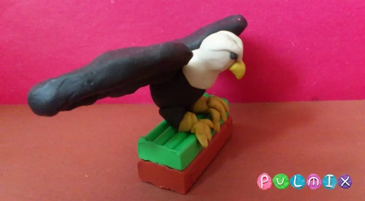 Орел от пластилин: Как да си направим прост орел етапи? Как да правя с тел? Orel sput седи на кучка 27185_5