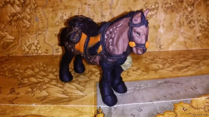 Άλογο από πλαστελίνη (41 φωτογραφίες): Πώς να φτιάξετε ένα άλογο με ένα συρματόπλεγμα; Πώς να κάνετε για τα παιδιά με τα χέρια σας; Πώς να γλιστρήσει το κεφάλι σου; 27189_2