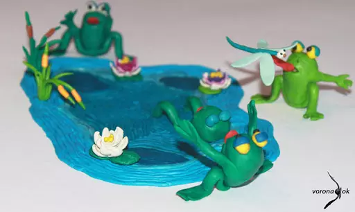 橡皮泥青蛙（57张照片）：如何逐步为儿童制作青蛙公主？如何用莉莉在池塘上制作她？从锥体和橡皮泥的逐渐相控分青蛙 27191_18