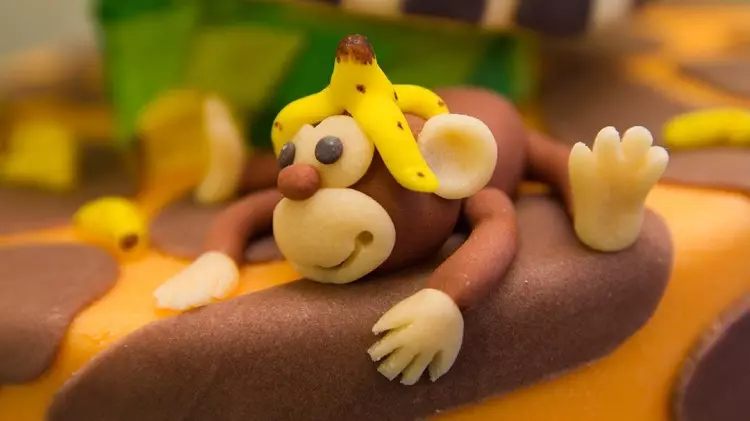 Πλαστικά μαϊμού: Πώς να κάνετε ένα απλό παιδί μαϊμού βήμα βήμα προς βήμα; Πώς να φτιάξετε διαφορετικά στοιχεία στα στάδια;