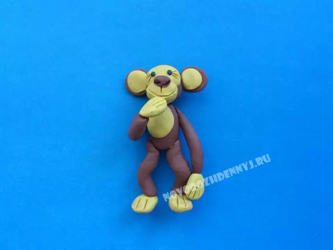 Monkey van klei: 'n Eenvoudige as 'n blinde aapkinders stap vir stap? Hoe om verskillende figure in fases te maak? 27192_11