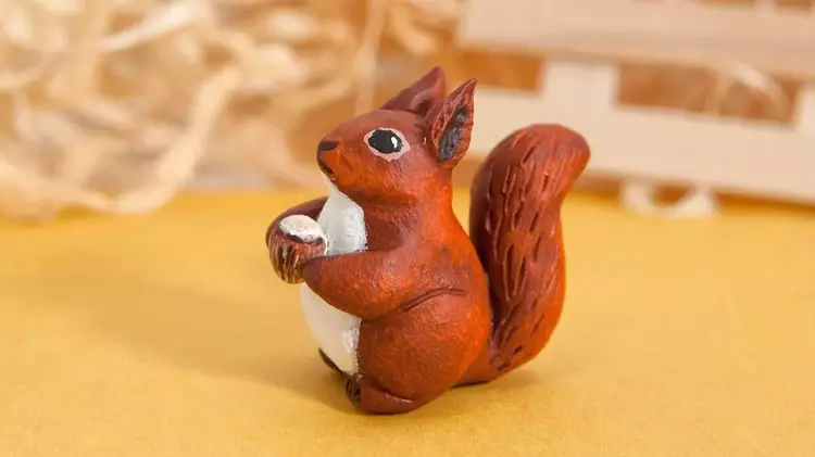 Squirrel fra plasticine (26 billeder): Hvordan man laver en egern med kegler og blind trin for trin med egern af børn? Faset modellering med dine egne hænder til begyndere