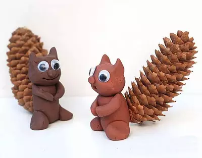 Squirrel van plasticine (26 foto's): Hoe maak je een eekhoorn met kegels en blinde stap voor stap met eikels van kinderen? Gefaseerde modellering met uw eigen handen voor beginners 27196_4