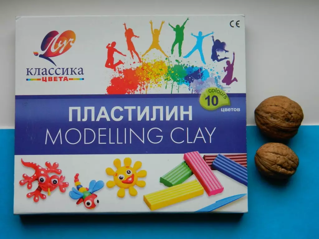 Gà plasticine: Đẩy bằng va đập. Làm thế nào để làm cho nó từng bước cho trẻ em trong 3-4 tuổi? Làm thế nào để làm cho một con gà dễ thương trong các giai đoạn làm điều đó? 27199_18