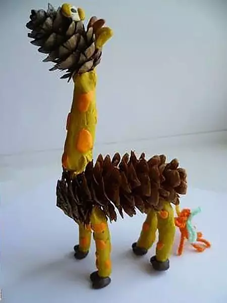 Giraffe aus Plasticin (37 Fotos): Wie schaffen Sie es für Schritt für Schritt? Wie schaffen Sie es auf Karton und wie sieht es aus? Phased Modellierung gewöhnlicher Giraffe mit ihren eigenen Händen 27200_33