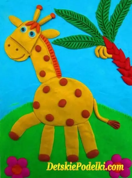 Giraffe from Plasticine (37 photos): How to make it kids with stoves step by step? How to make it on cardboard and what does it look like? Phased modeling of ordinary giraffe with their own hands 27200_37