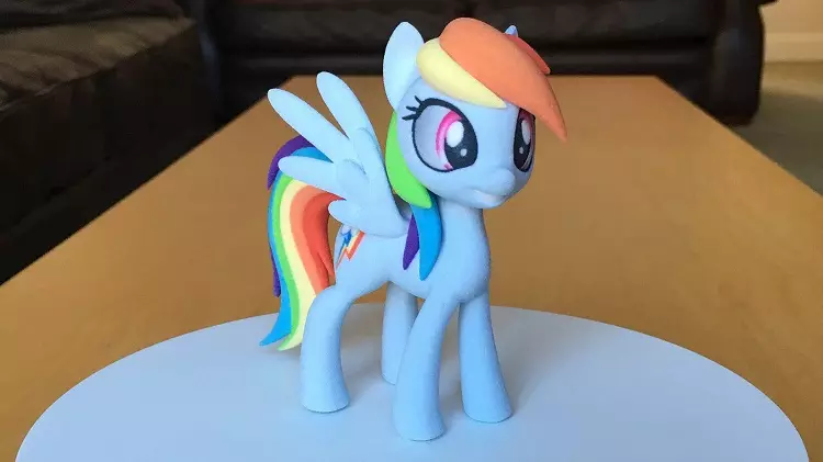 Pony từ plasticine: Làm thế nào để tạo một bức tượng nhỏ ngựa nhỏ của tôi từng bước trẻ em? Làm thế nào để tạo ra lấp lánh? Giai đoạn mô hình mặt trăng, con ngựa nhỏ xinh đẹp
