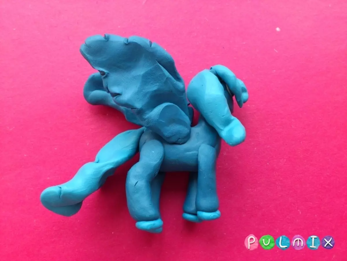 Pony z plasteliny: jak zrobić figurkę mojego małego kucyka krok po kroku dzieci? Jak zrobić blask? Etapy modelowania księżyca, piękny mały kucyk 27201_19