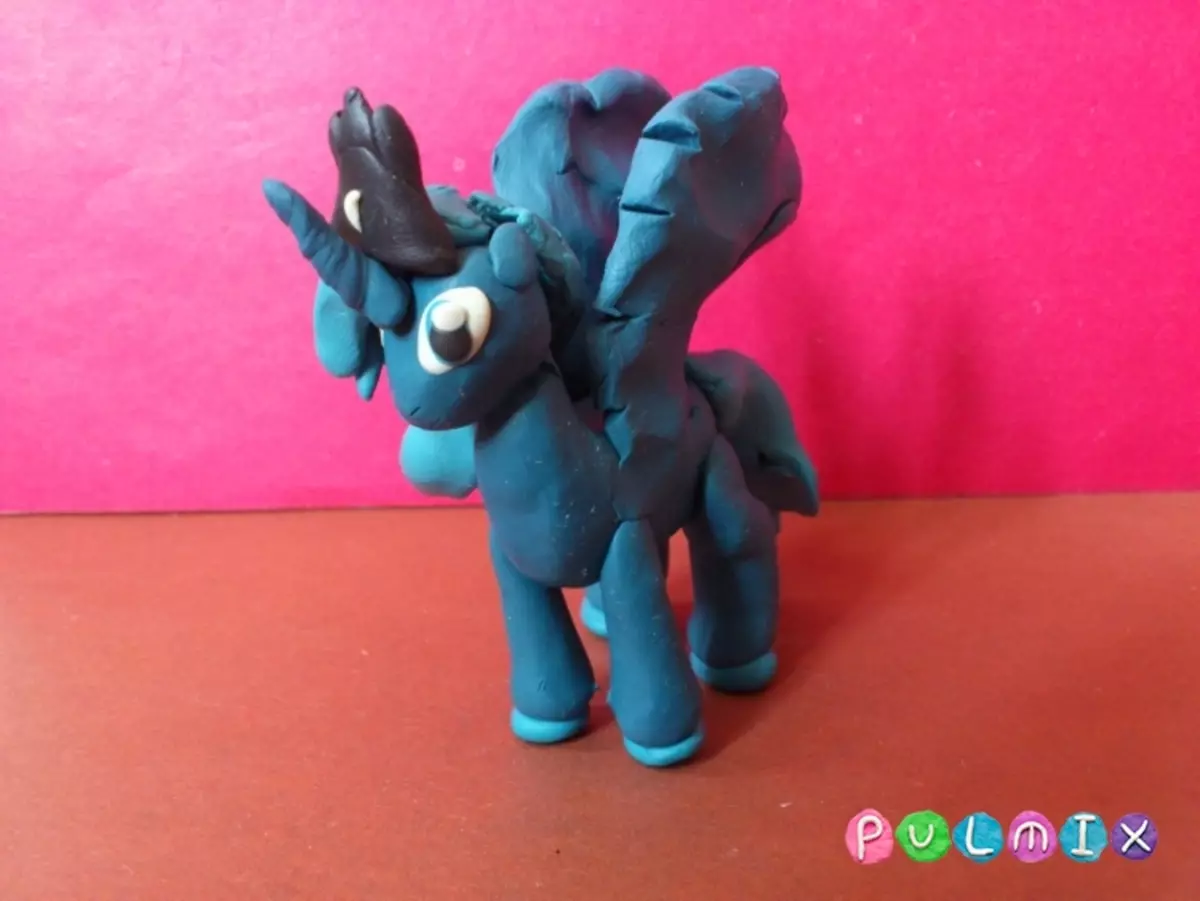 Pony fra Plasticine: Sådan laver du en figur Min lille pony trin for trin børn? Hvordan laver man gnistre? Månemodelleringstrin, Smuk lille pony 27201_20