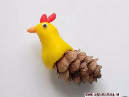 Chicken Chick Plasticine: Meriv çawa meriv kûçikek mirîşkê û plastîk ji zarokan re bi destên xwe gav bavêje? Meriv çawa ew bi tovê çêke? Modeling qonaxên mirîşkê hêsan 27203_13