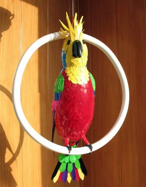 Parrot fra modellervoks: hvordan til blinde ham med en lunged børn trin for trin? Hvordan man laver en papegøje Arua gradvist? Sådan sculpt en papegøje cache? 27204_29