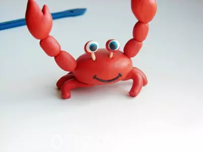 Crab of plasticine: how to make grinding to children in gradually do it yourself? How to make a sad crab step by step? 27208_18