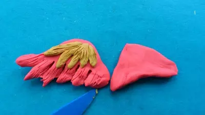 Para cegar o unicornio: como facelo de plastilina lixeiro paso a paso? Escultamos a unión cos golpes en facelo gradualmente a ti mesmo. Lajk con fillos doutras oficios 27211_27