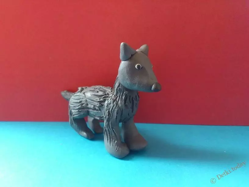 प्लास्टिकिन का भेड़िया (38 फोटो): बच्चों के लिए कदम से कदम से बंप के साथ इसे कैसे बनाया जाए? धीरे-धीरे इसे स्वयं करने में एक साधारण आकृति कैसे बनाएं? 27215_2