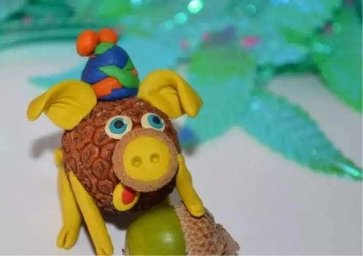 Piglet Plasticine: Bagaimana Membuat Pork dari Plasticine and Bumps? Bagaimana untuk membuat babi kuning secara berperingkat untuk kanak-kanak? Pemodelan babi lain melakukannya sendiri 27216_43