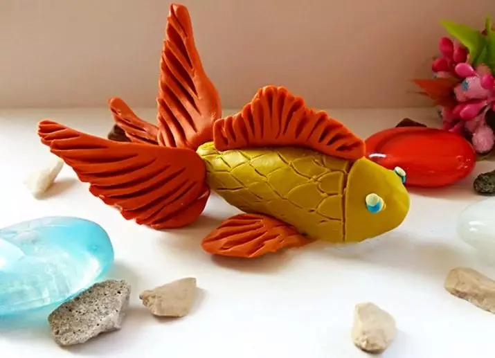 Los peces de plastilina: el modelado de pescado sobre cartón para los niños. Cómo hacer que un pez de oro en etapas con sus propias manos? Lepim el pez espada y un paso a paso pez payaso 27217_3
