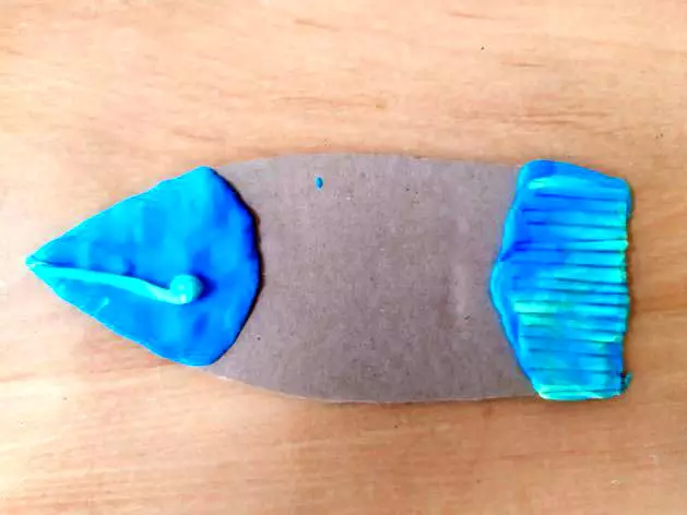 Kala Plasticine: Fish modelleerimine papil lastele. Kuidas teha kuldkala etappidena oma kätega? Lepim kala mõõk ja kloun kala samm-sammult 27217_38