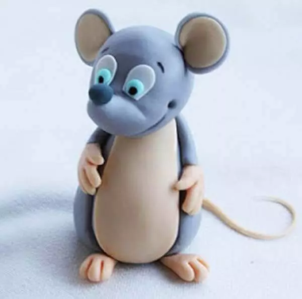 Plastelines myš (58 fotografií): Ako urobiť myš z kužeľa s plastenom a urobiť ho pre deti so žalúdkami krok za krokom? Myšacia myš s gaštany a s vlašskými orechami 27220_10