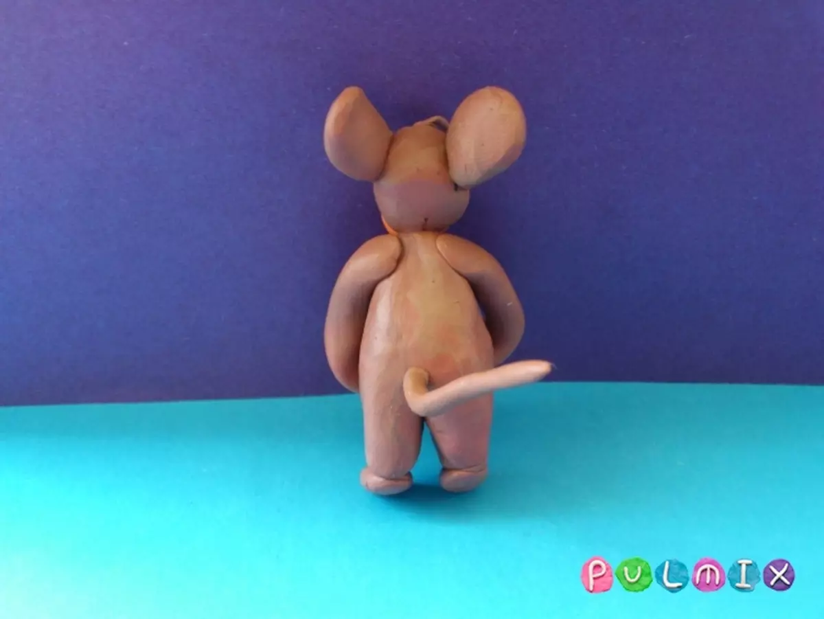 Plasteline Mouse (58 zdjęć): Jak zrobić mysz z stożka z plasteliną i uczynić go dla dzieci z żołądkami krok po kroku? Mysz myszy z kasztanami i orzechami włoskimi to sam 27220_42