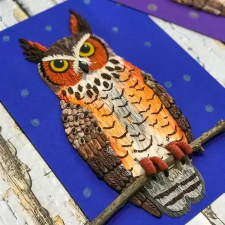 Owl от пластилин (40 снимки): как да се направи, за да го деца на картон стъпка по стъпка да направите? Как да си направим kecking sovuchka със собствените си ръце? Сови Owls от въздуха пластелин 27222_29