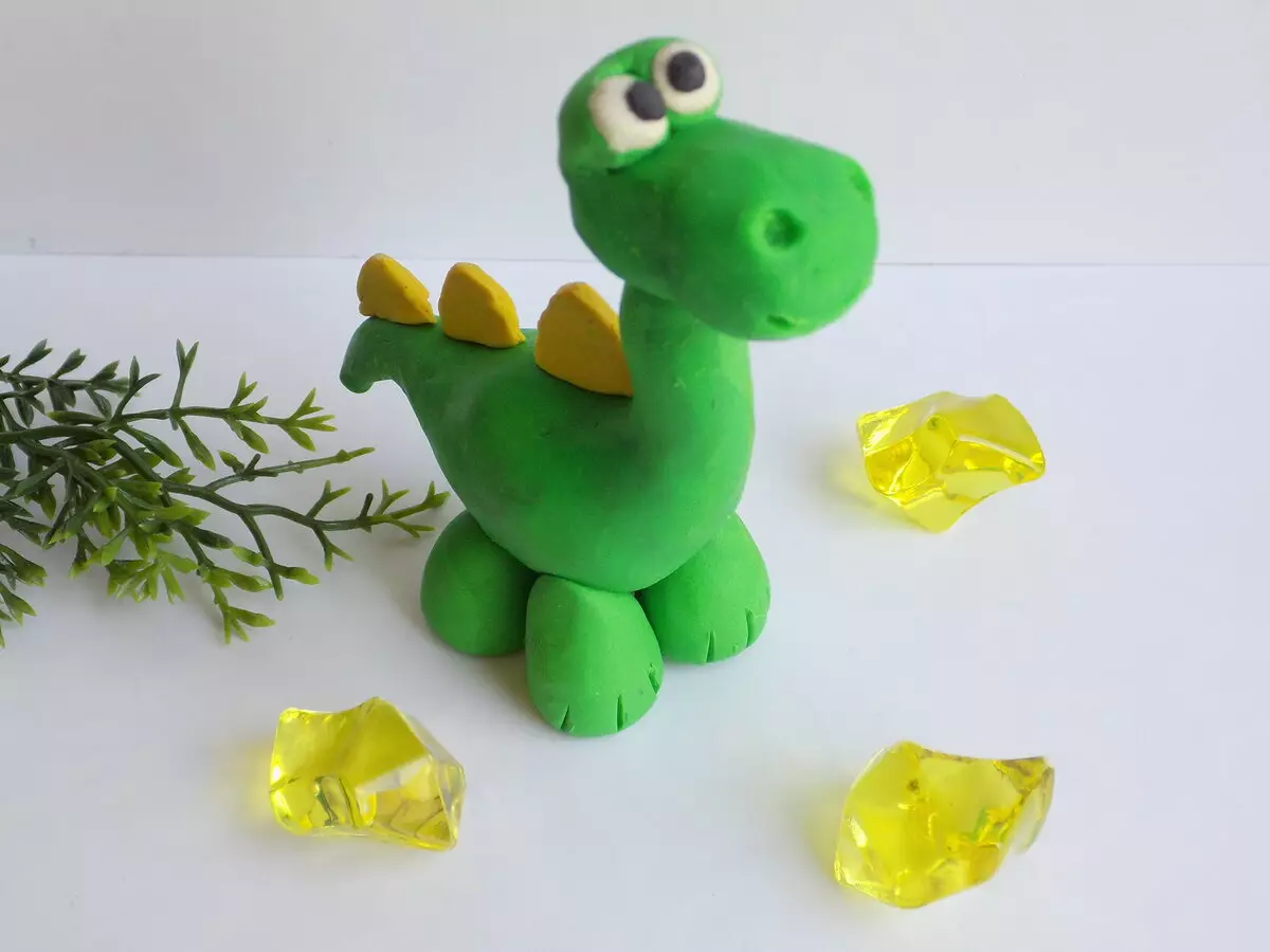 Dinosauro de plastilina (39 fotos): Como cegos dinosaurics de Rex para nenos paso a paso? Como facer que outras figuras fagan gradualmente vostede mesmo? 27223_6