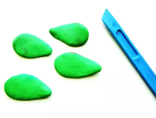 Plasticin Turtle (57 Fotos): Wie erstellt man eine Schildkröte für Kinder aus Plasticin und Walnusshülle? Maspeake mit Unebenheiten. Wie schaffen Sie es aus Plasticin auf Pappe? 27224_43