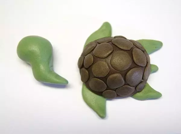 Tortuga de plastilina (57 fotos): Como facer unha tartaruga para nenos de plastilina e nogal shell? Maspeake con golpes. Como facelo de plastilina en cartón? 27224_9