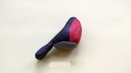 Bulbie dari plasticine: Bagaimana untuk membuat burung yang cantik kepada kanak-kanak? Meletakkan burung dengan tangan mereka sendiri dalam 3-4 tahun dan 5-6 tahun. Bagaimana untuk membuat Burung Winter Statenly? 27225_18