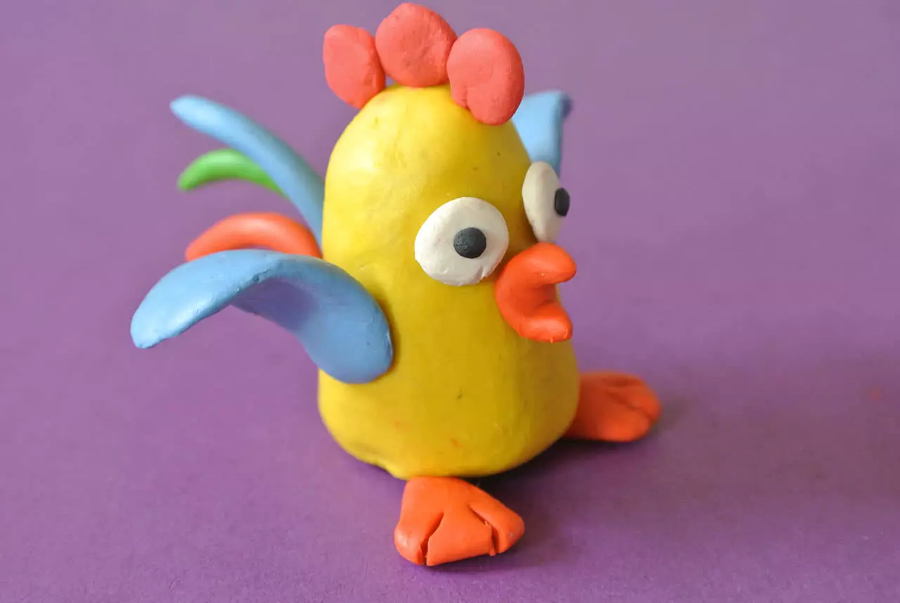 پلاسٹکین سے بلیبی: بچوں کو ایک خوبصورت پرندوں کیسے بنانا ہے؟ پرندوں کو اپنے ہاتھوں سے 3-4 سال اور 5-6 سال میں ڈالنا. موسم سرما کے پرندوں کو کس طرح بنانا ہے؟ 27225_3