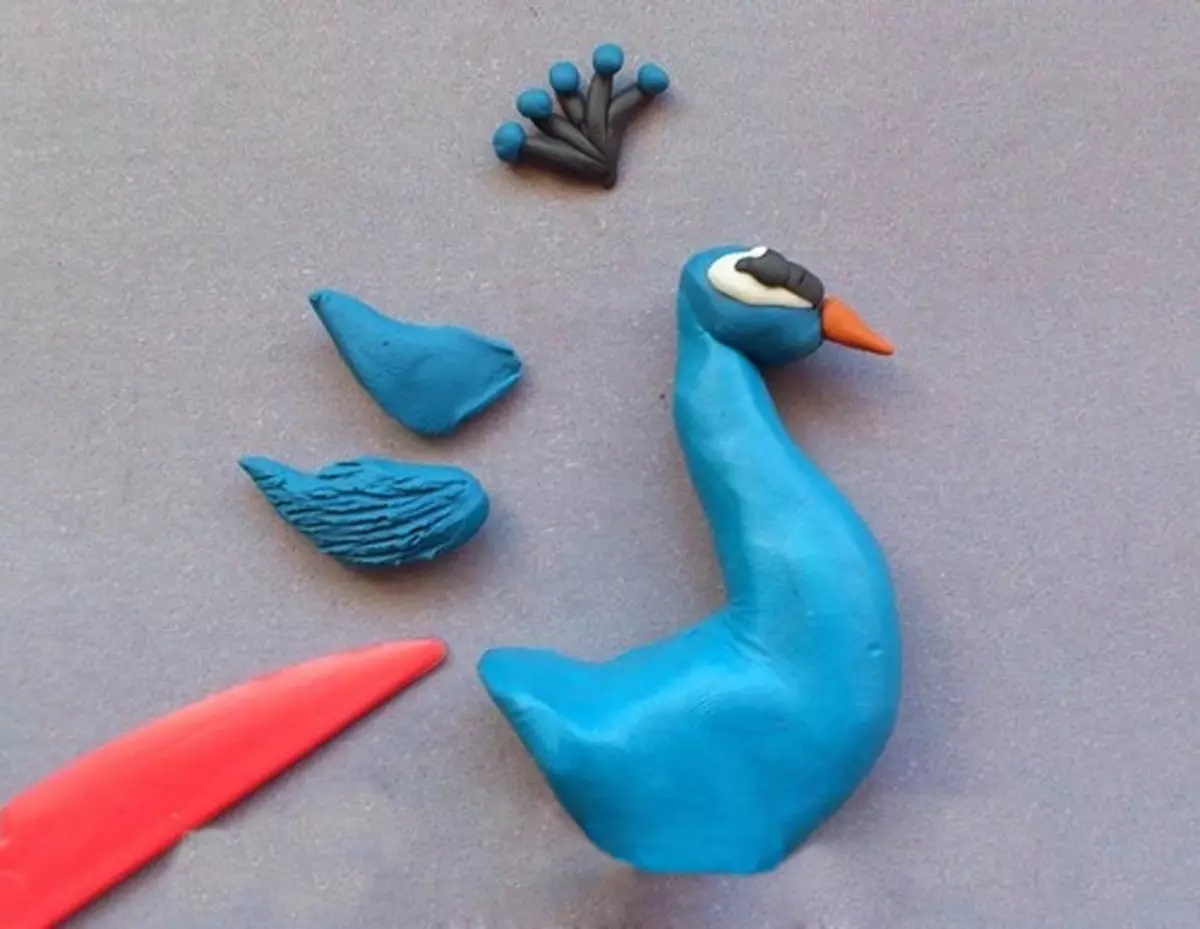 Bulbie dalla plastilina: come fare un bellissimo uccello ai bambini? Mettere gli uccelli con le loro mani in 3-4 anni e 5-6 anni. Come fare un uccello invernale statale? 27225_47