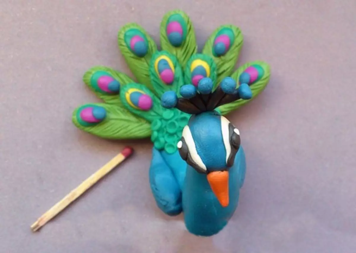 Bulbie de plastilina: como facer un fermoso paxaro para nenos? Poñer os paxaros coas súas propias mans en 3-4 anos e 5-6 anos. Como facer unha paxaro de inverno estatais? 27225_53