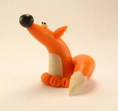 Fox från plasticine (43 foton): Hur man gör ett fästelement från plasticine och insatser steg för steg för barn? Hur man gör det nybörjare med egna händer? 27231_22