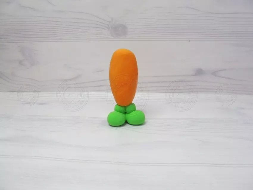 Plasticine Carrots: Paano gumawa ng mga karot sa mga bata sa yugto? Ano ang kailangan mong gawin ito? Mga tip sa pagtula 27236_24