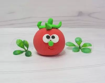 Tomato van Plasticine: Hoe om 'n eenvoudige tamatie en die oog te maak met die oë van stap omseil? Wenke vir die modellering van kinders 27237_16