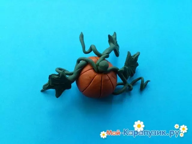 Pumpkin of plasticine: how to make a beautiful craft to children with your own hands? How to make a pumpkin on Halloween step-by-step? 27242_14