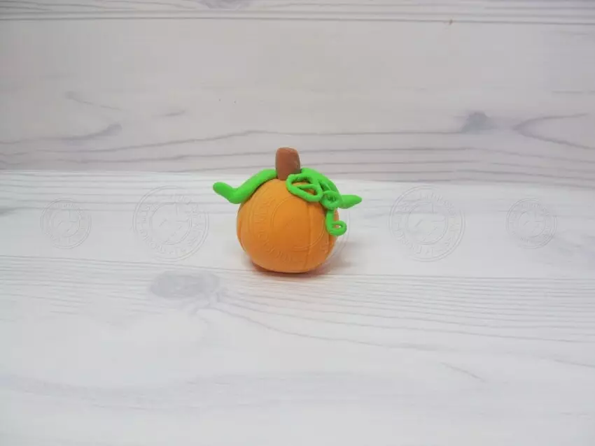 Pumpkin of plasticine: how to make a beautiful craft to children with your own hands? How to make a pumpkin on Halloween step-by-step? 27242_20