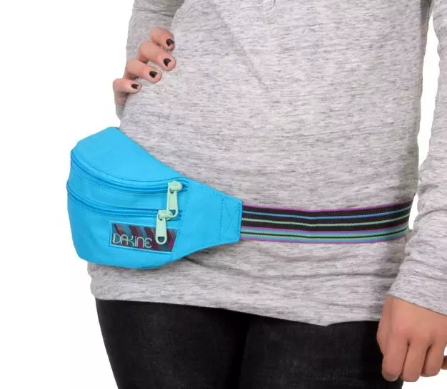 Bolsa de correa (100 fotos): modelos de mujeres en el cinturón para correr desde Nike y Dakine, lo que se llama opciones de cuero para el teléfono. 2761_72