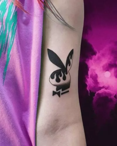 纹身“花花公子”：胸衣价值兔子。最好的草图。纹身在手指和身体的其他部位 276_21