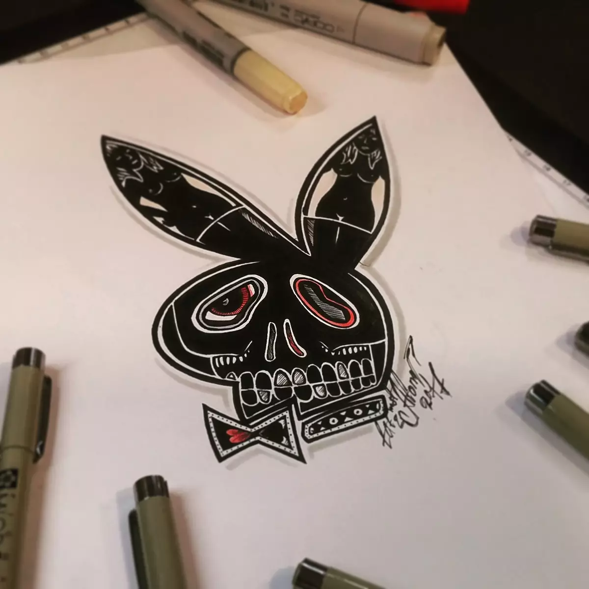 纹身“花花公子”：胸衣价值兔子。最好的草图。纹身在手指和身体的其他部位 276_33
