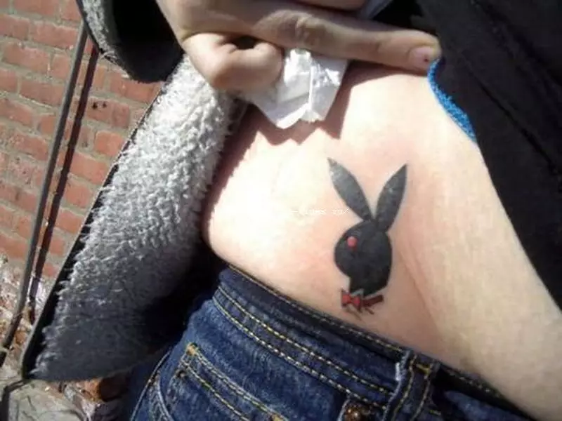 纹身“花花公子”：胸衣价值兔子。最好的草图。纹身在手指和身体的其他部位 276_34