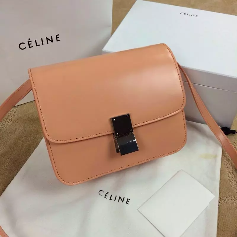 Celine Beeps (places 77 फोटोहरू): महिला मोडेलहरू, कसरी मूल छुट्याउने 2779_3