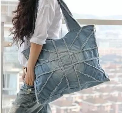 Denim tasker (85 billeder): Hvad skal man bære trendy i stil med patchwork og strand fra jeans, hvordan man kan dekorere dem med rhinestones 2787_44